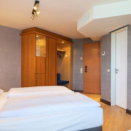 Achat Hotel Магдебург Екстер'єр фото