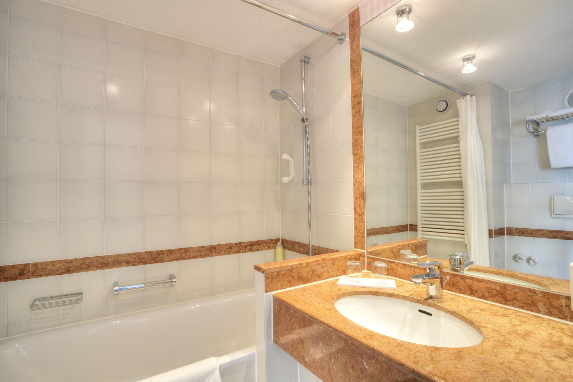 Achat Hotel Магдебург Екстер'єр фото