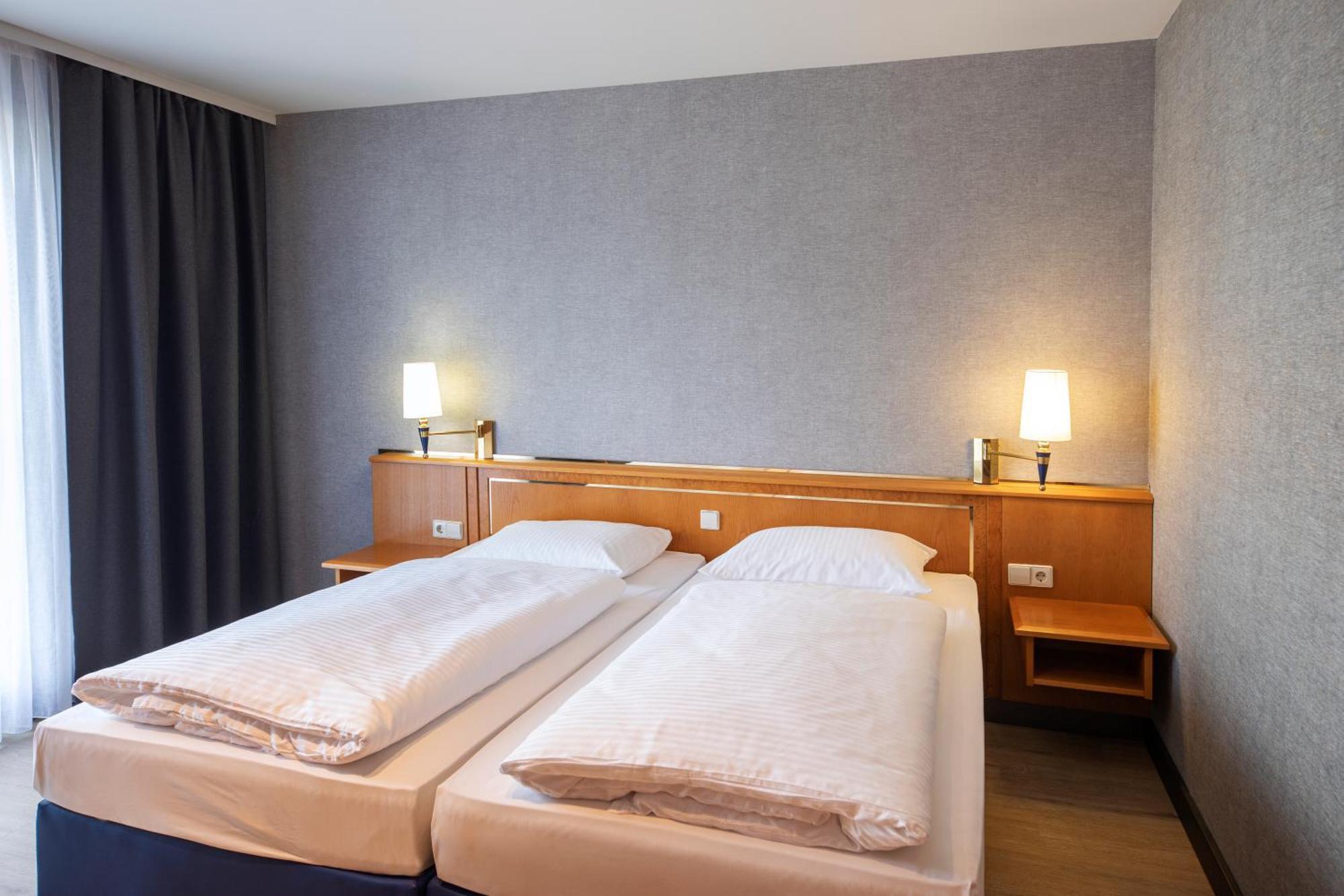 Achat Hotel Магдебург Екстер'єр фото