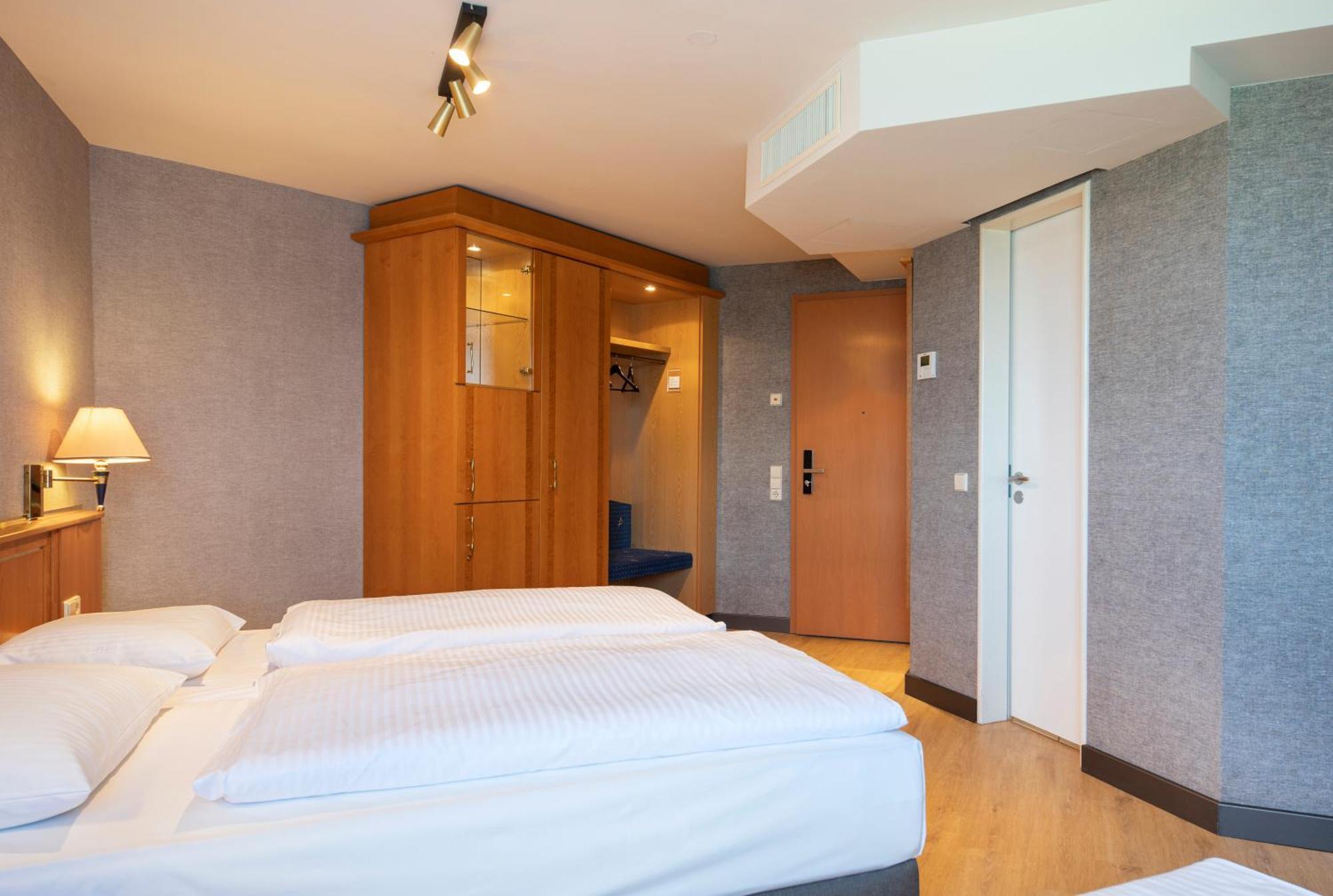 Achat Hotel Магдебург Екстер'єр фото