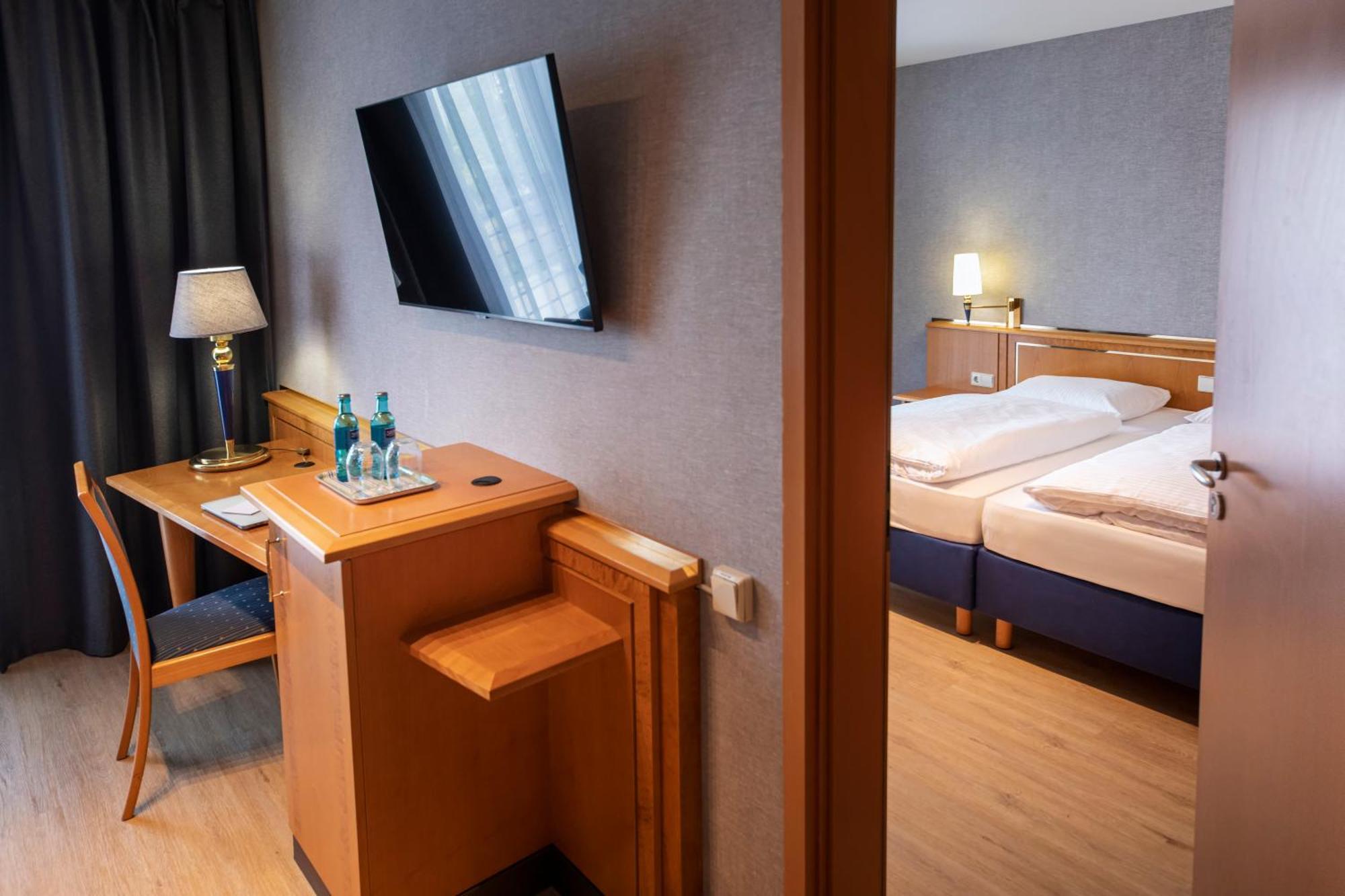 Achat Hotel Магдебург Екстер'єр фото