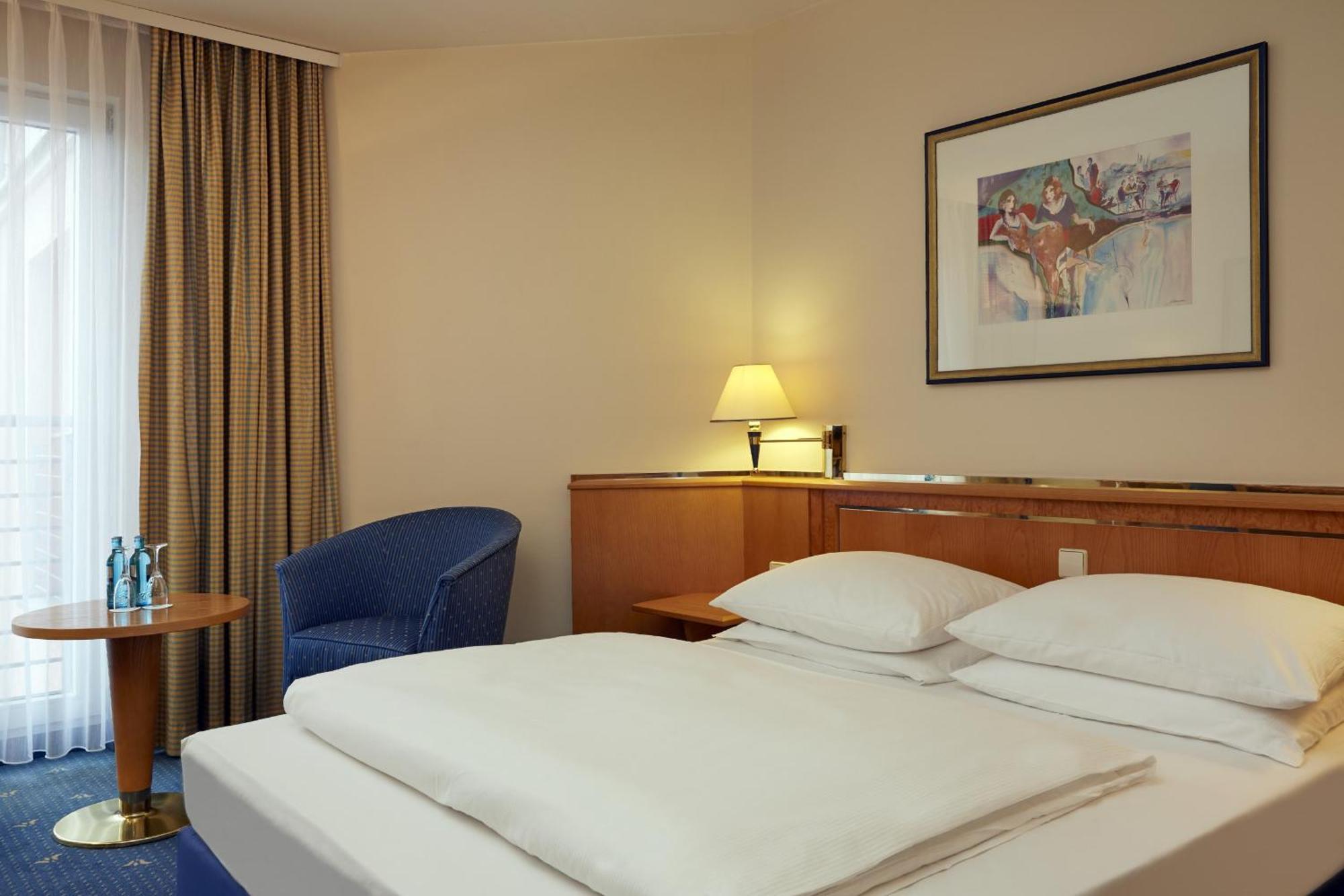 Achat Hotel Магдебург Екстер'єр фото